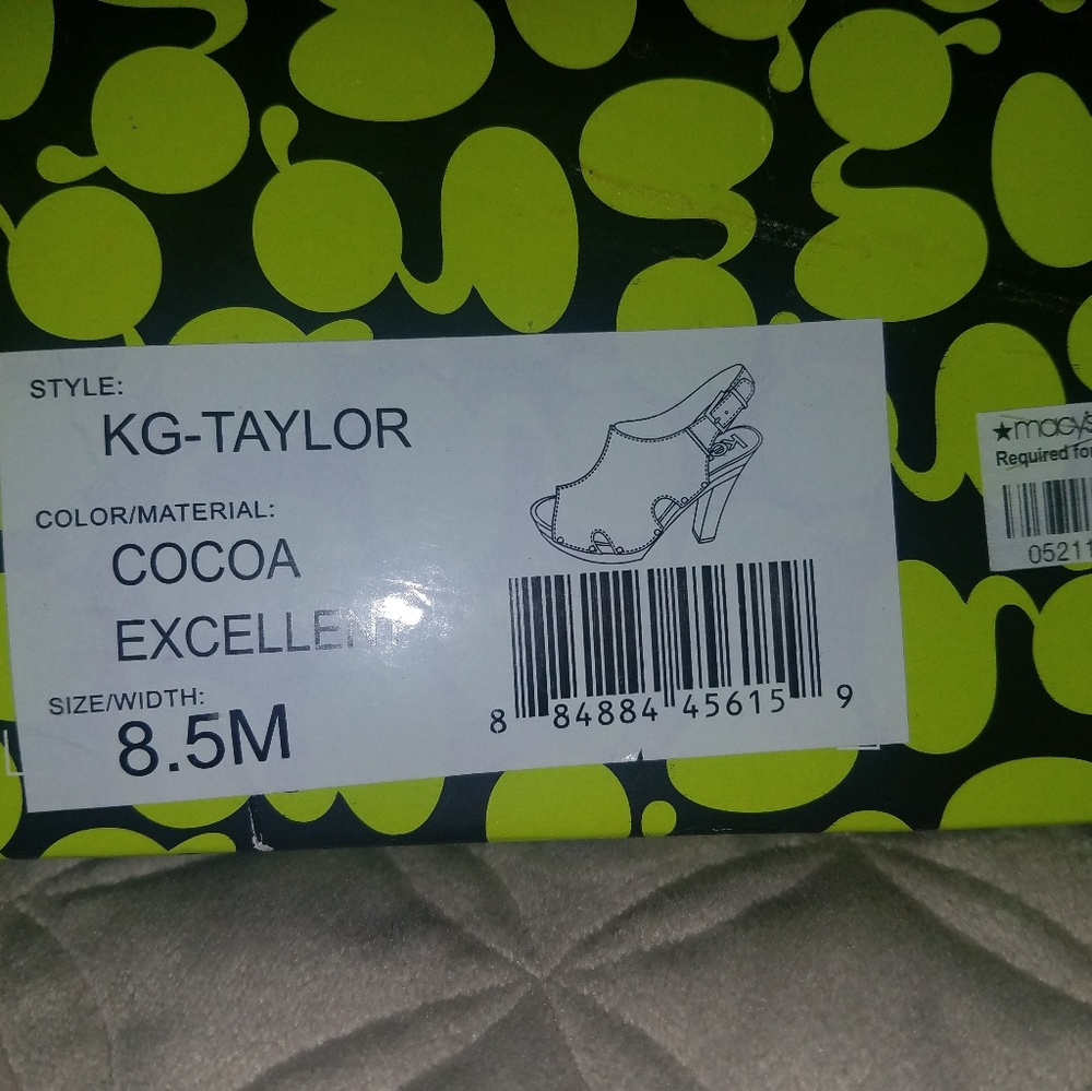 Shoes - Picture 4 of 4